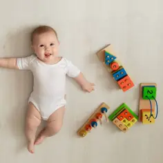 Jak ćwiczyć z 5 miesięcznym dzieckiem, aby wspierać jego rozwój?