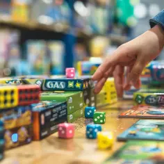 Jakie gry planszowe wybrać dla dzieci od 8 lat? Gry dla starszych dzieci